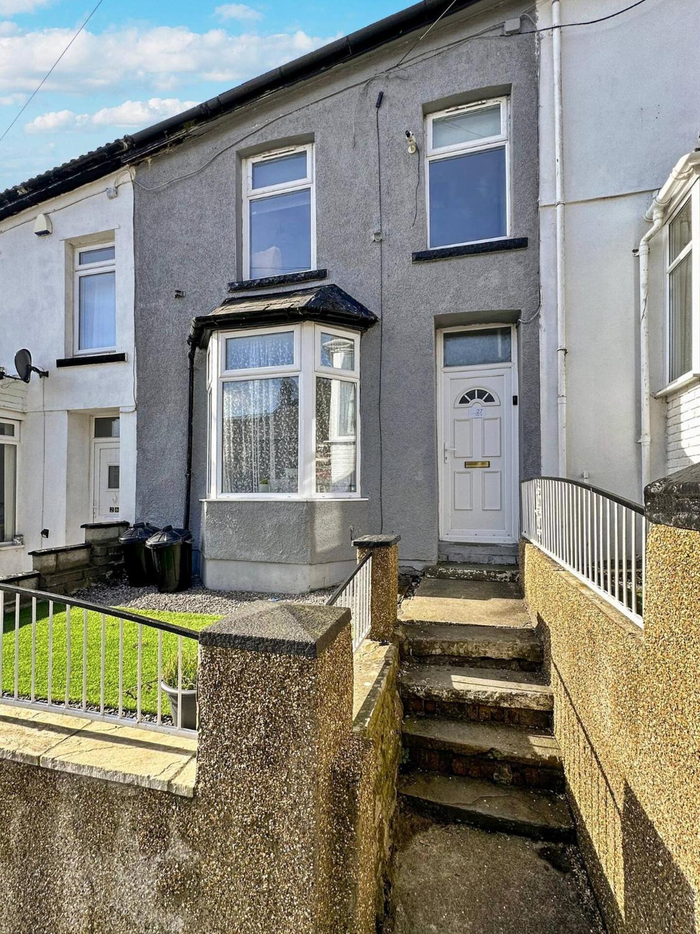 3 Bed Home In Tonypandy With Balcony View Room Llwynypia Екстер'єр фото